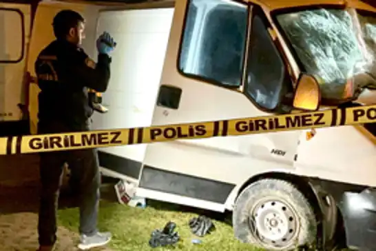 Malatya'da minibüs trambüs direğine çarptı: 1 ölü