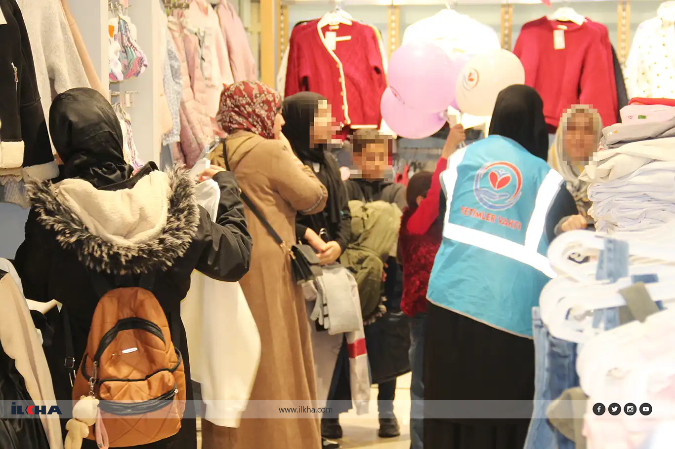 Weqfa Êtîman li Êlihê ji 300 êtîman re cil û berg da