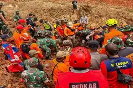 انهيار أرضي في إندونيسيا يخلّف 6 قتلى و17 مفقودًا في وسط جاوة