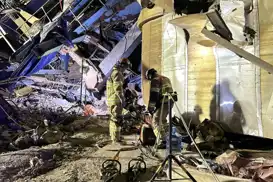 انتشال جثث العمال السبعة من تحت أنقاض برج مرجل منهار في كوريا الجنوبية