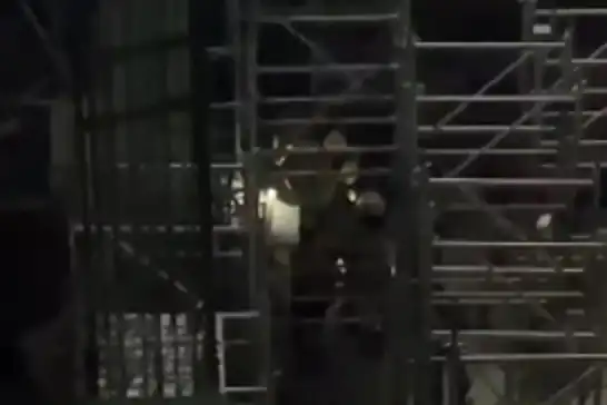 انهيار سقالة في موقع مترو إسطنبول وإصابة 3 عمال