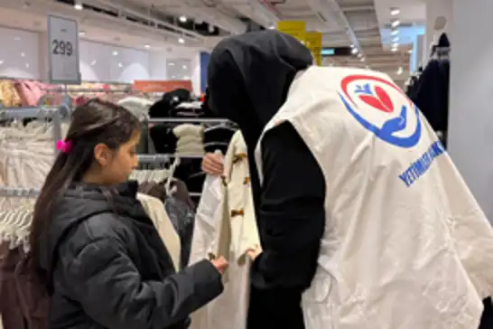 Bingöl'de yetim çocuklara kışlık giyim desteği