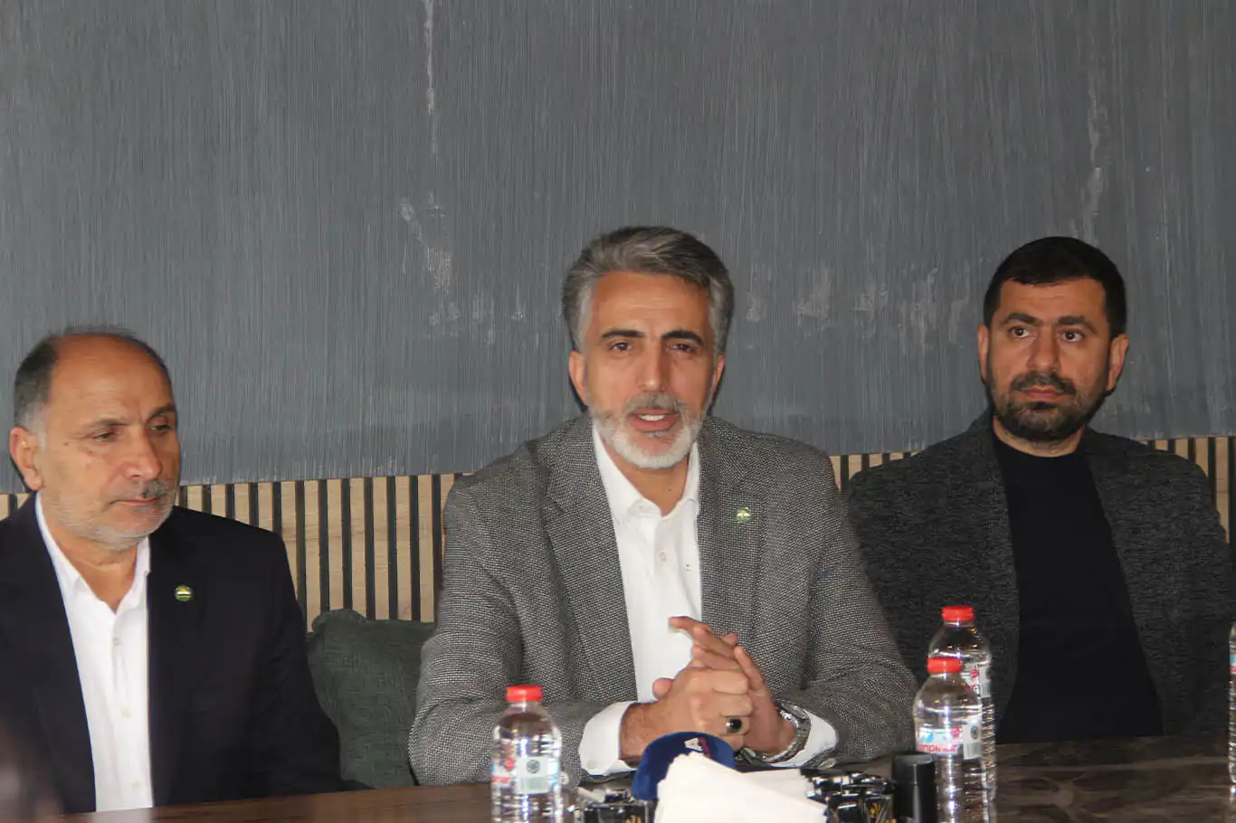 HÜDA PAR Genel Başkan Yardımcısı Emiroğlu, muhtarlarla bir araya geldi