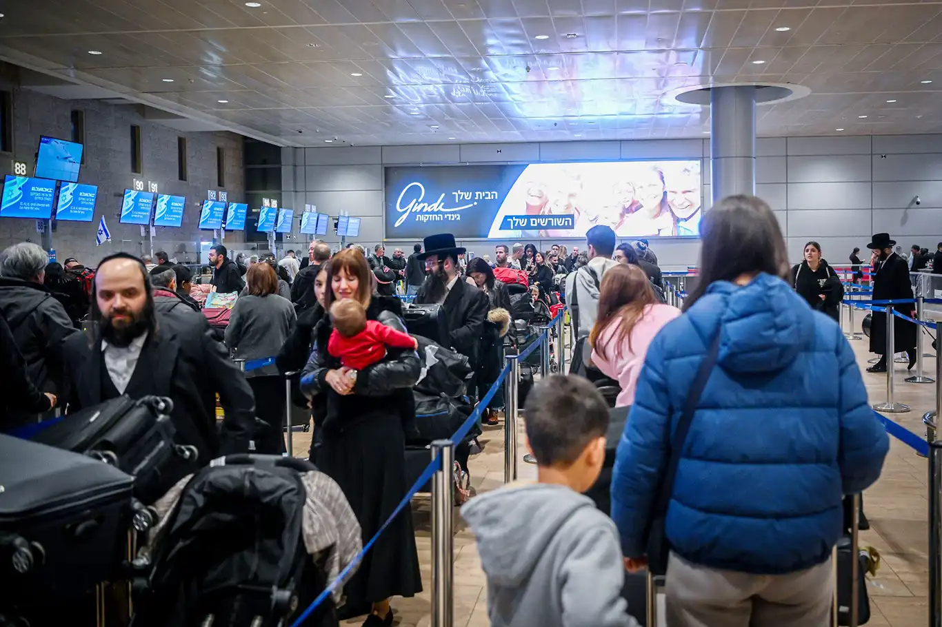 Güven kaybı siyonistleri göçe zorluyor: On binler işgal topraklarından ayrıldı