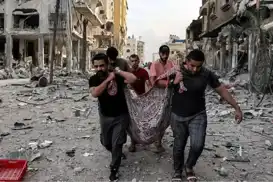 پس از حملات رژیم صهیونیستی، پیکر ۳ شهید از زیر آوار خارج شد