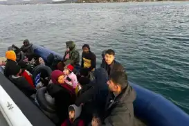 İzmir açıklarında 18 düzensiz göçmen yakalandı