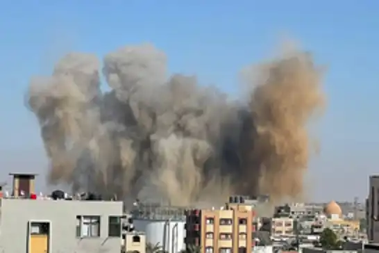 الاحتلال الصهيوني يواصل غاراته الجوية وقصفه المدفعي على شرق غزة