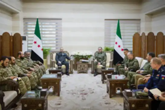 وەزیری بەرگری سوریا لە دیمەشق پێشوازی لە شاندی باڵای رووسیا دەکات