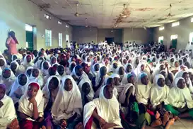 مسلحون يخطفون ما لا يقل عن 25 فتاة من مدرسة في نيجيريا