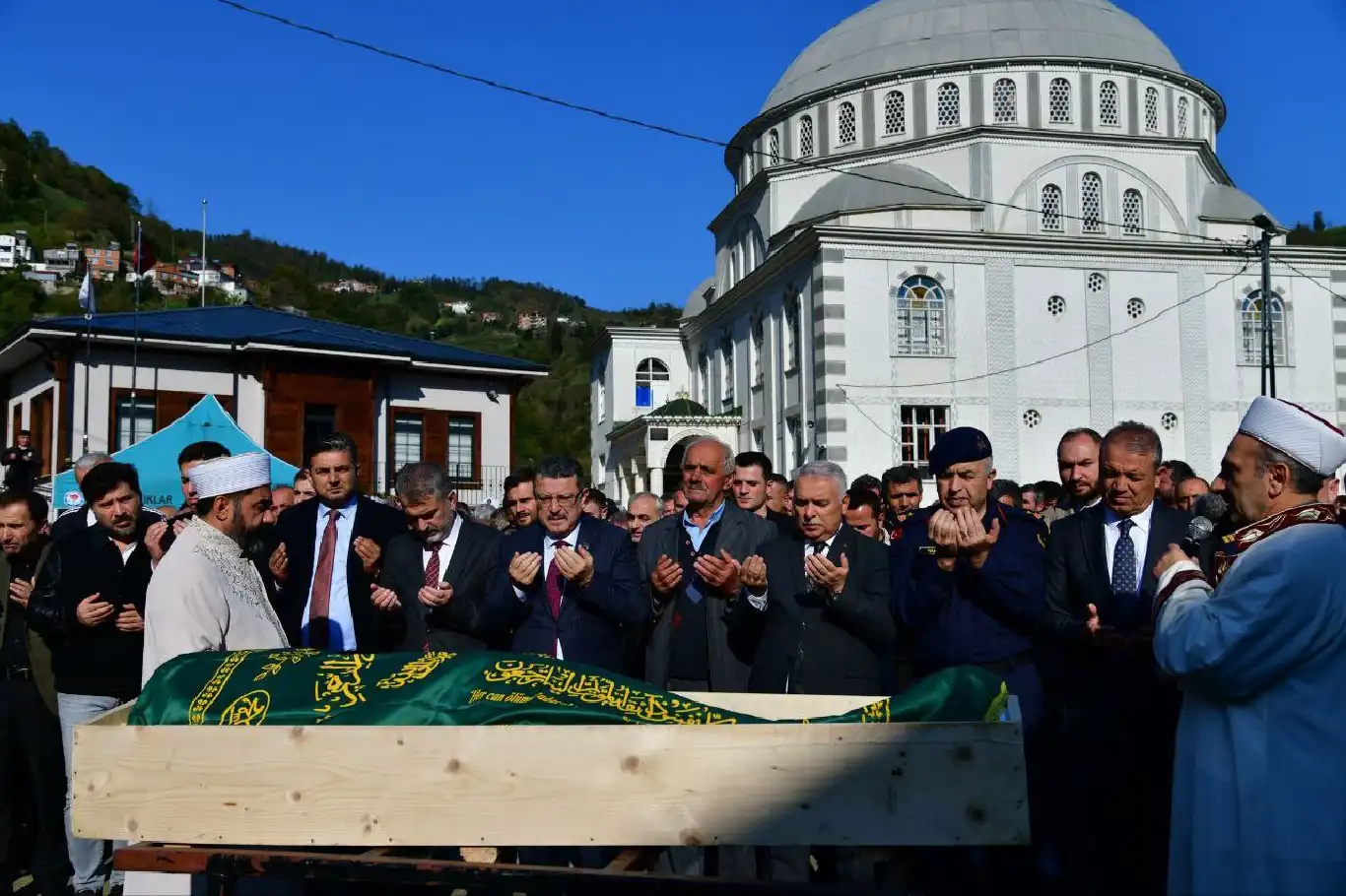 İstanbul’daki metro inşaatında ölen işçi memleketinde toprağa verildi