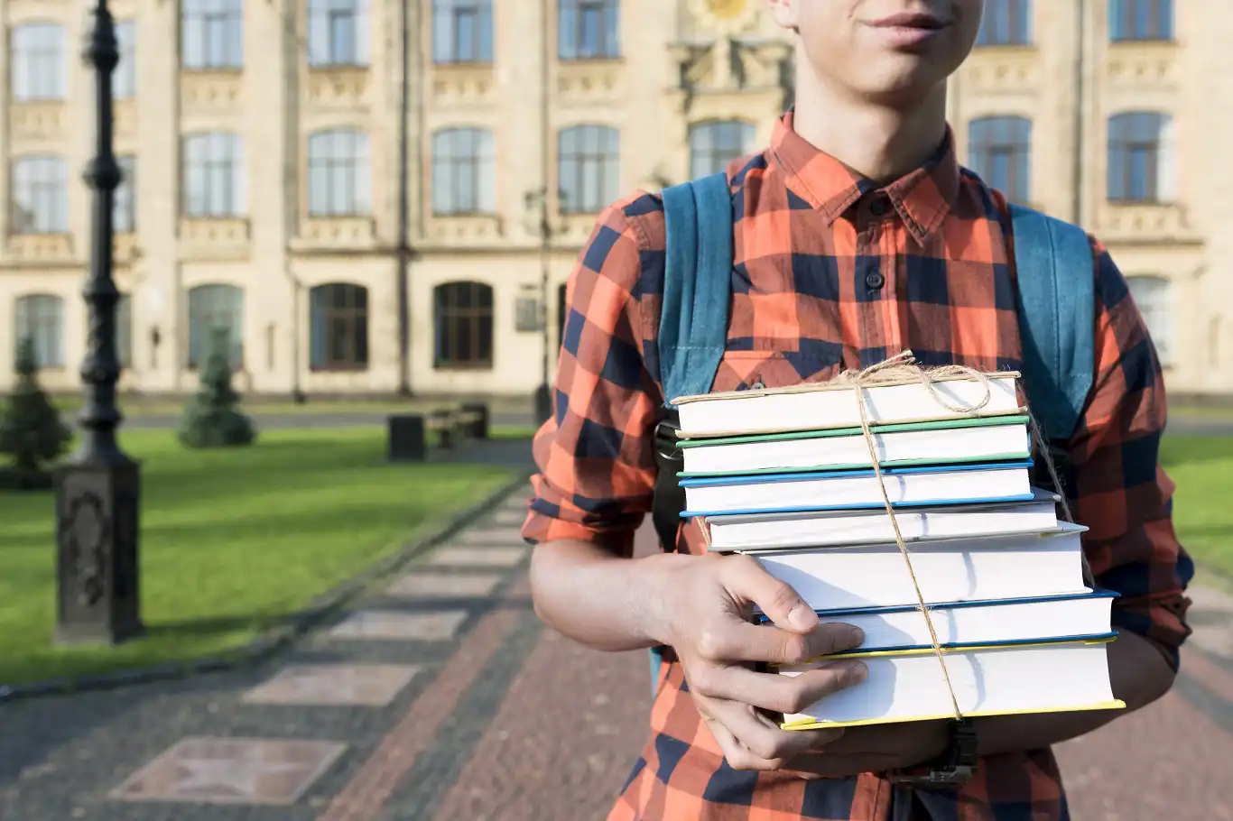 Üniversiteden iş dünyasına geçiş hızlanacak: 3 yılda mezuniyet çalışması başlatılıyor