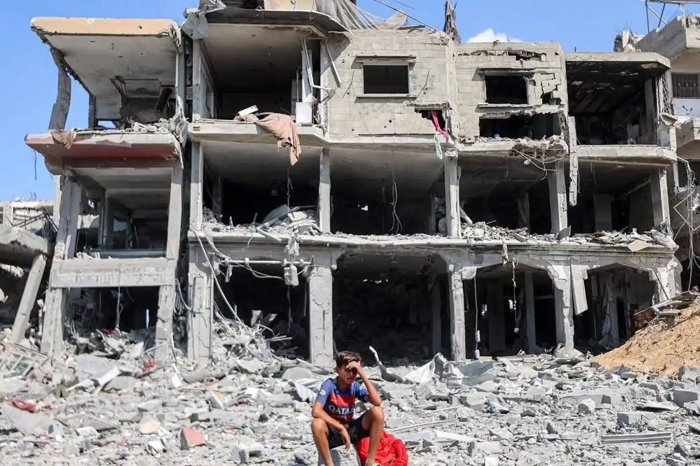 Siyonist rejimin Gazze'ye saldırıları sürüyor: "Sarı hattın" gerisi yeniden vuruldu