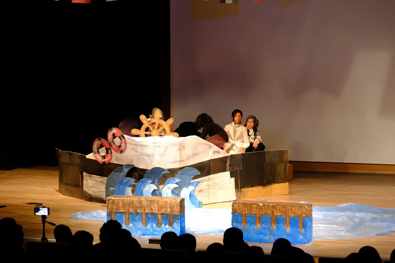 Van'da üniversite ve ortaokul öğrencilerinden Gazze için etkileyici tiyatro