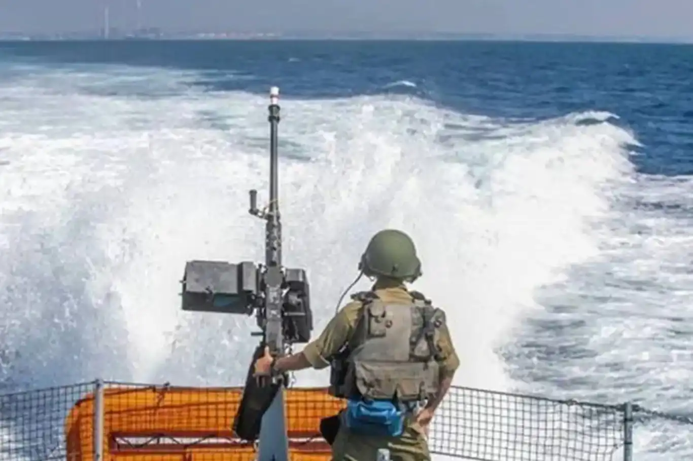 الاحتلال الصهيوني يستهدف صيادي غزة قبالة سواحل خان يونس