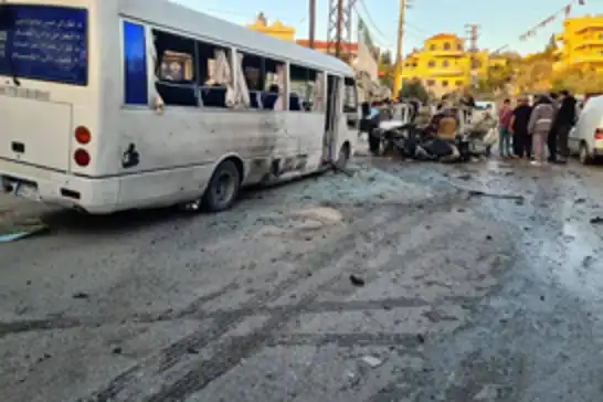 لبنان.. إصابة طلاب في هجوم صهيوني على حافلة مدرسية في الجنوب