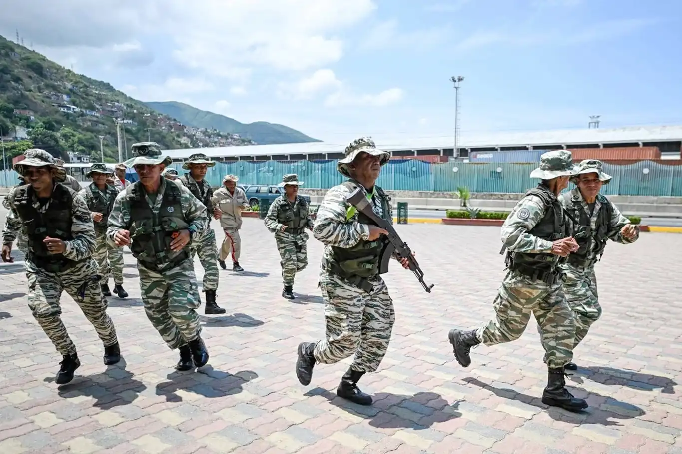 Trump authorizes covert CIA operations in Venezuela