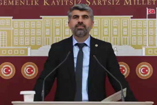 پەرلەمانتاری هودا پار: ئایدۆلۆژیای کەمالیزم پیرۆز دەکرێت؛ لێپرسینەوە لە دژی بیرە جیاوازەکان دەکرێت