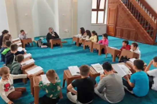 وسط غموض بشأن التطبيق محلياً..إقرار حظر الحجاب في كوسوفو يثير الجدل في البلقان