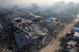 عشرات الشهداء والمصابين بغارات للاحتلال على مناطق متفرقّة في القطاع