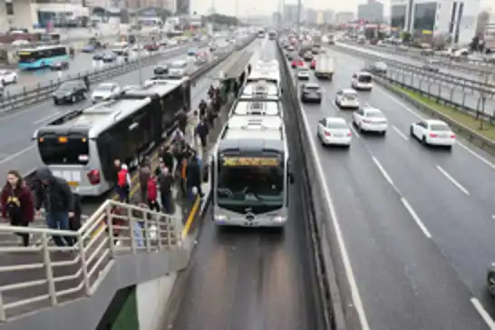 İstanbul'da bazı yollar trafiğe kapatıldı