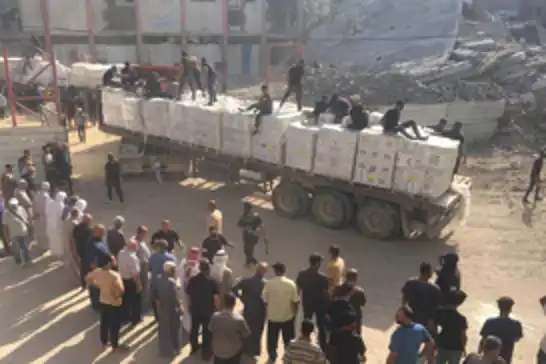 المكتب الإعلامي الحكومي في غزة يفند مزاعم أميركية عن نهب مساعدات في غزة