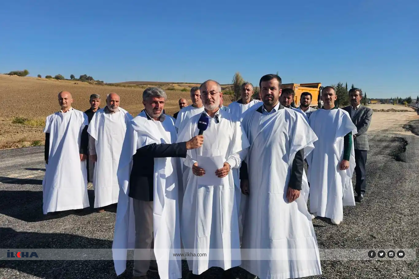  حزب الهدى ينظم وقفة بالأكفان تحت شعار : لا تجعلوا طريق أديامان-كاهتا طريقاً للموت