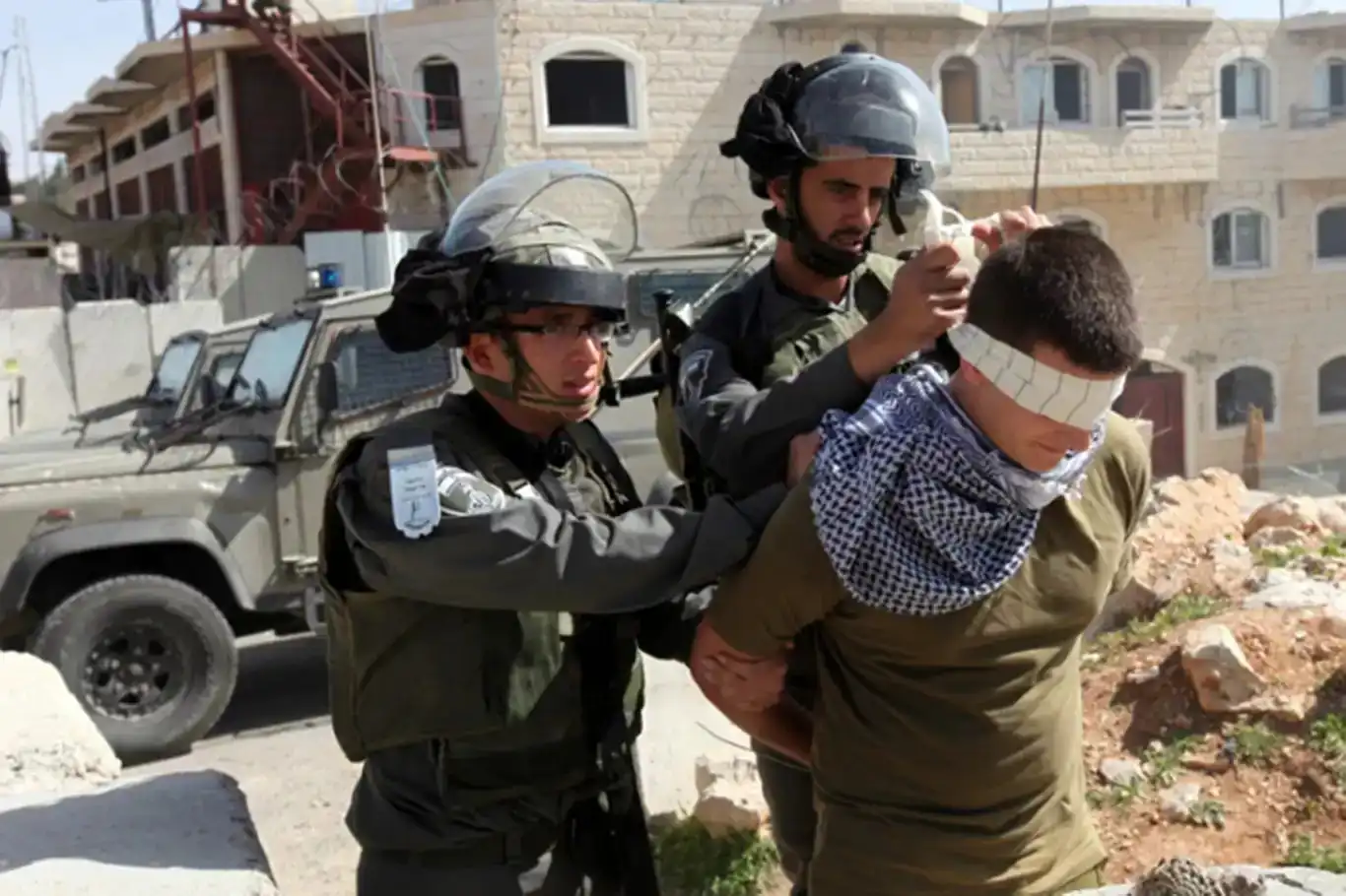 بەردەوامیی هێرشی داگیرکەرانی سەهیۆنی بۆ سەر کەرتی ڕۆژئاوا و دەستبەسەرکردنی بەرفراوانی فەلەستینییەکان