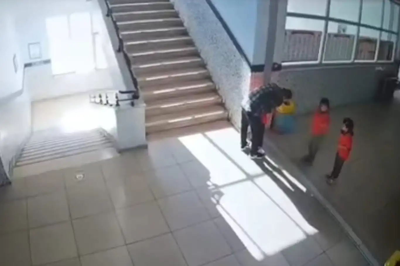 Nefes borusuna yiyecek kaçan öğrenci Heimlich manevrası ile kurtarıldı