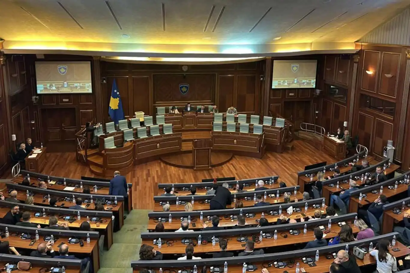 Kosova'da Meclis feshedildi, erken seçim süreci başladı