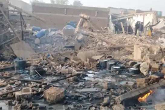 لە پاکستان لە ناو کارگەیەکیدا تەقینەوەیەک رووی دا: ١٥ کوژراو