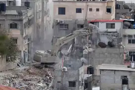 İşgal ordusu Gazze'nin doğusundaki bölgelerdeki binaların yıkımına yoğunlaştırdı