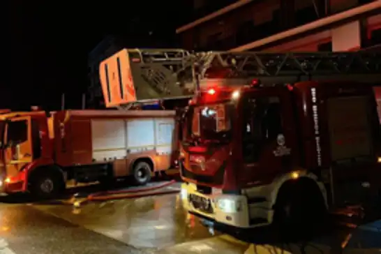 Hatay'da oto galeri yangını: 2 ölü, 14 yaralı