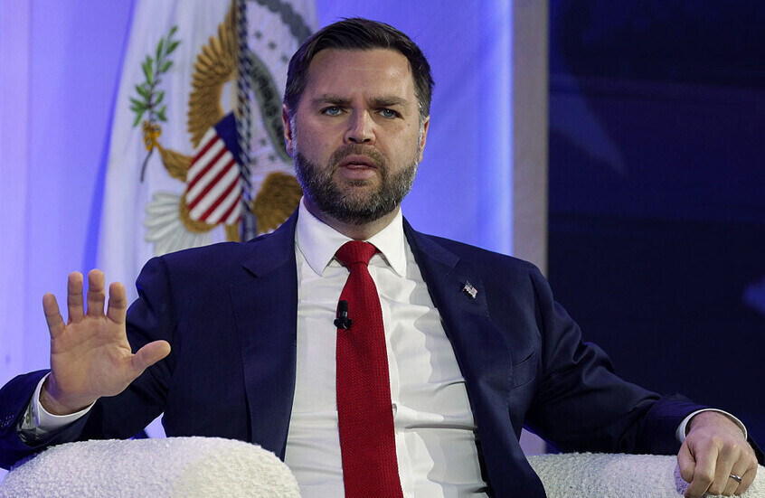 نائب الرئيس الأمريكي.. العقوبات على موسكو والدعم لأوكرانيا لن تنهي النزاع