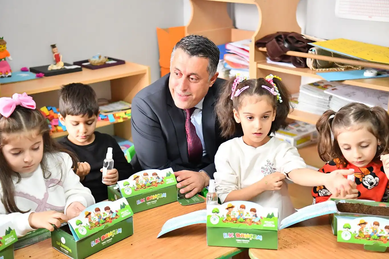 Yeşilyurt'ta çocuklara yerli tohuma sahip çıkma kültürü kazandırılıyor