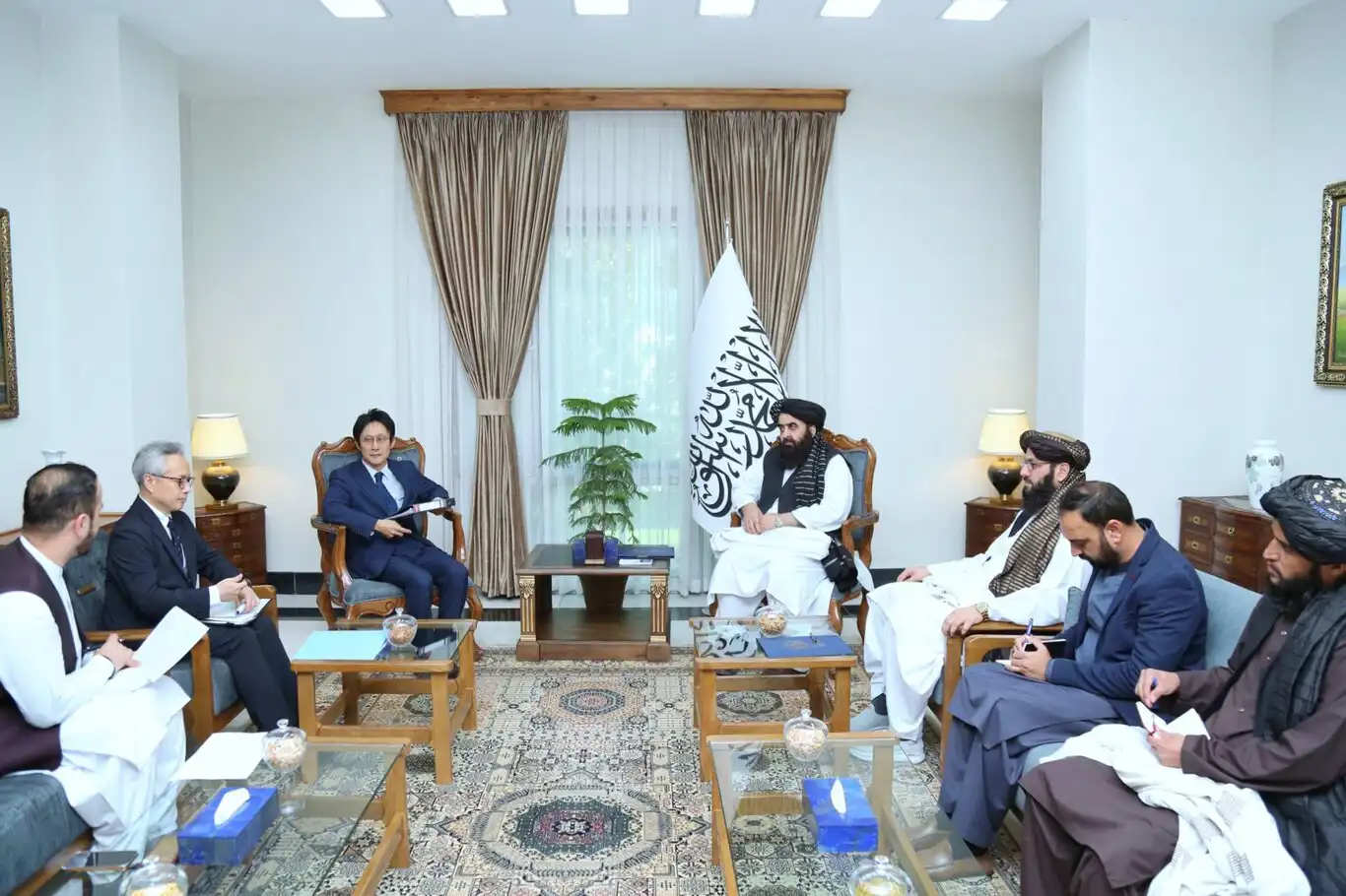Afghanistan’s Foreign Minister meets new Japanese ambassador in Kabul