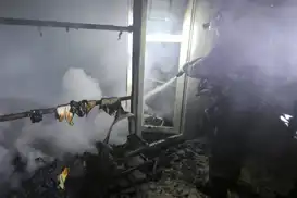 Yangında mobil mescit kullanılamaz hale geldi