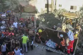 در غزه پیکرهای ۸ شهید از زیر آوار یک ساختمان بیرون کشیده شد