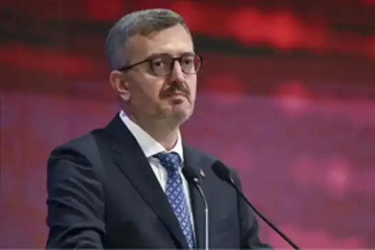 رئيس الاتصالات دوران: توقيع وثائق لتعزيز التعاون الثنائي