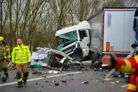 سانحه‌ی رانندگی در آلمان پس از بار برف: ۳ نفر جان باختند