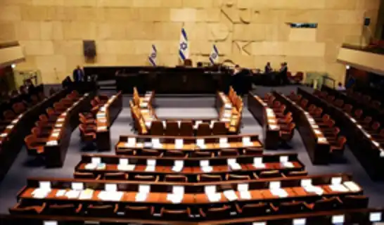 الكنيست يصادق على قانون يتيح للمستوطنين التملّك في الضفة الغربية