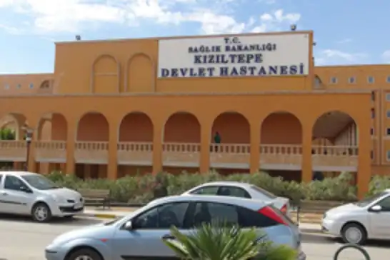 Mardin’de otomobile silahlı saldırı: 1’i ağır 2 kişi yaralandı 