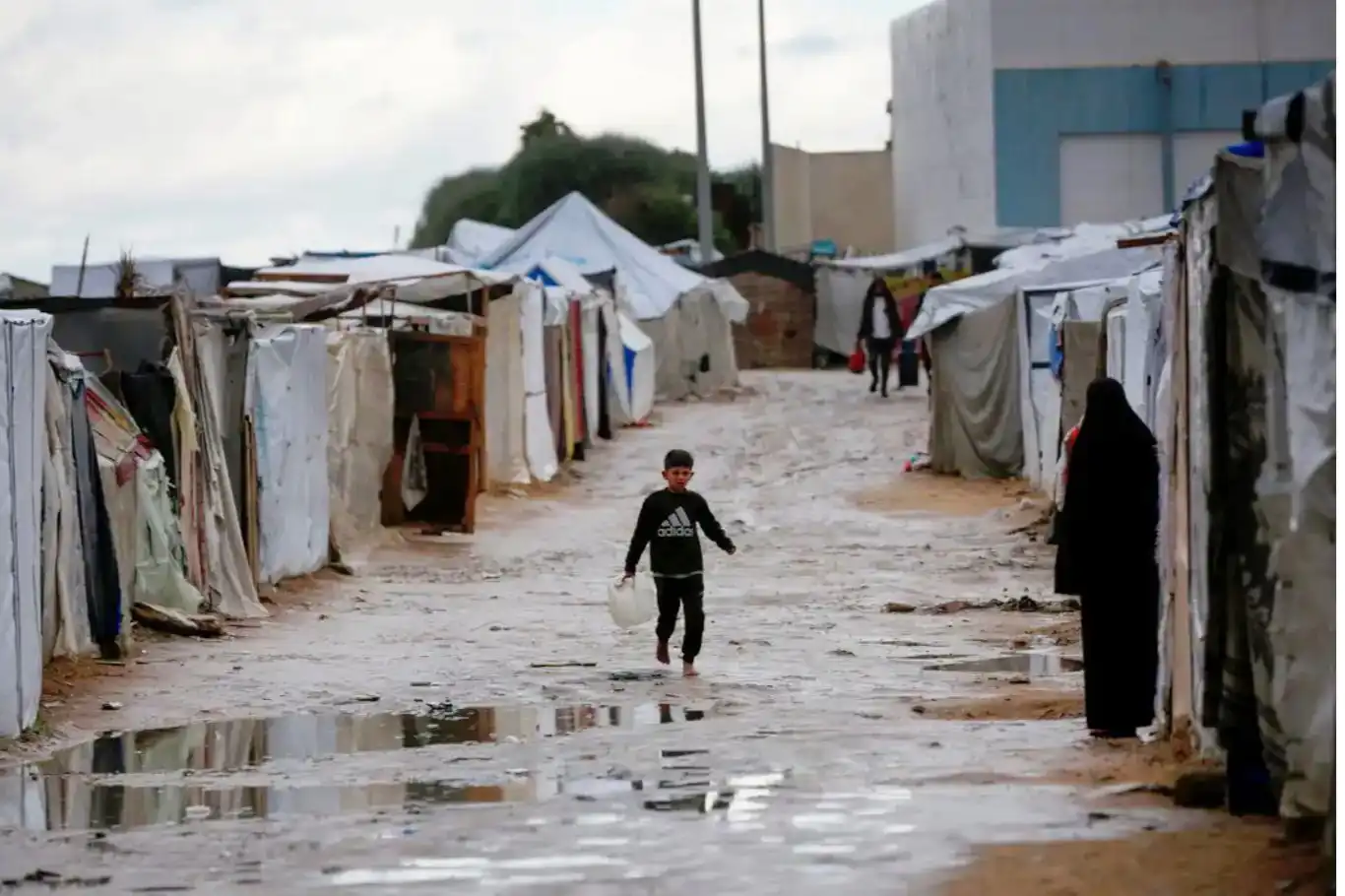 الأونروا: آلاف النازحين في غزة بلا مأوى ويواجهون موجة برد قاسية