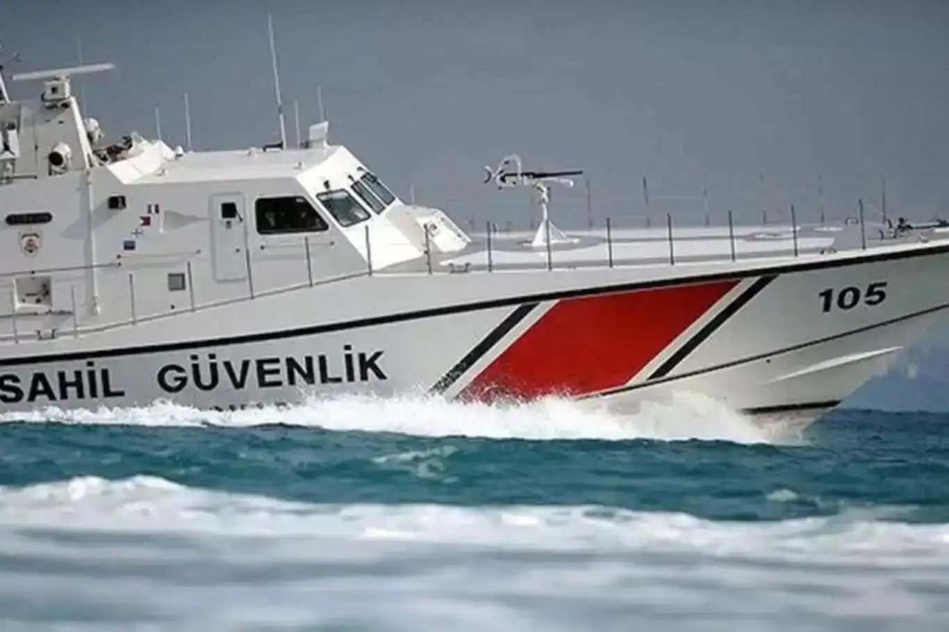 İzmir’de göçmen botu battı: 1 kişi öldü, 1 kişi kayıp