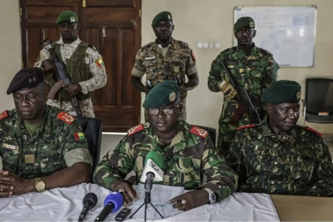 Gine-Bissau'da askeri darbe