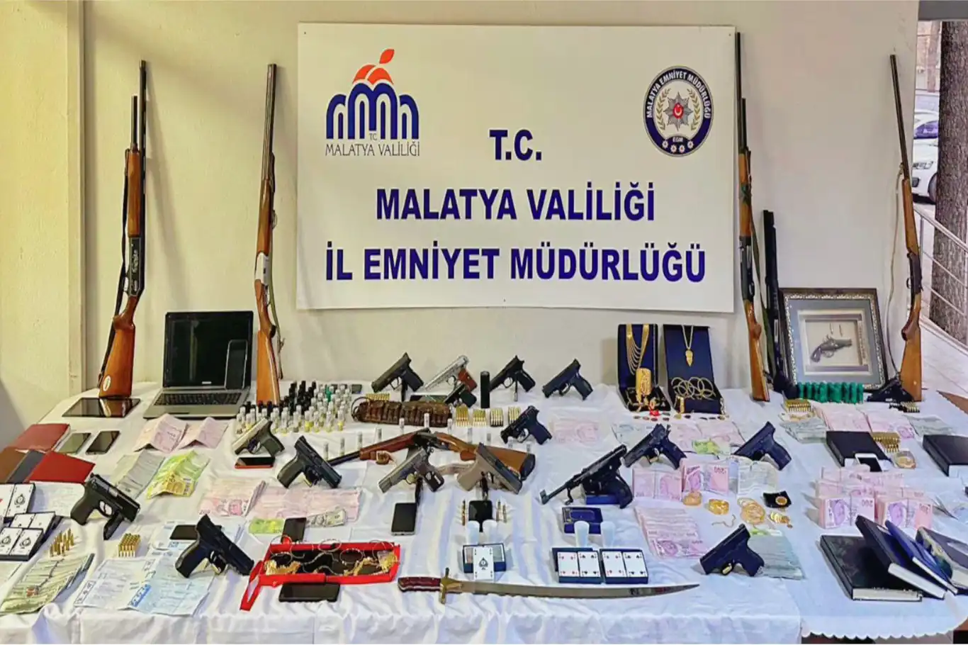 Malatya'da tefecilik ve kumar operasyonu: 36 şüpheli yakalandı