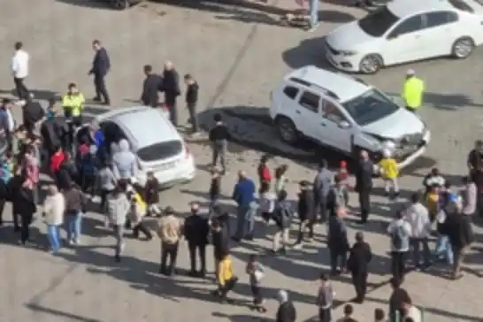 Kurtalan’da iki araç çarpıştı: Bir kişi yaralandı