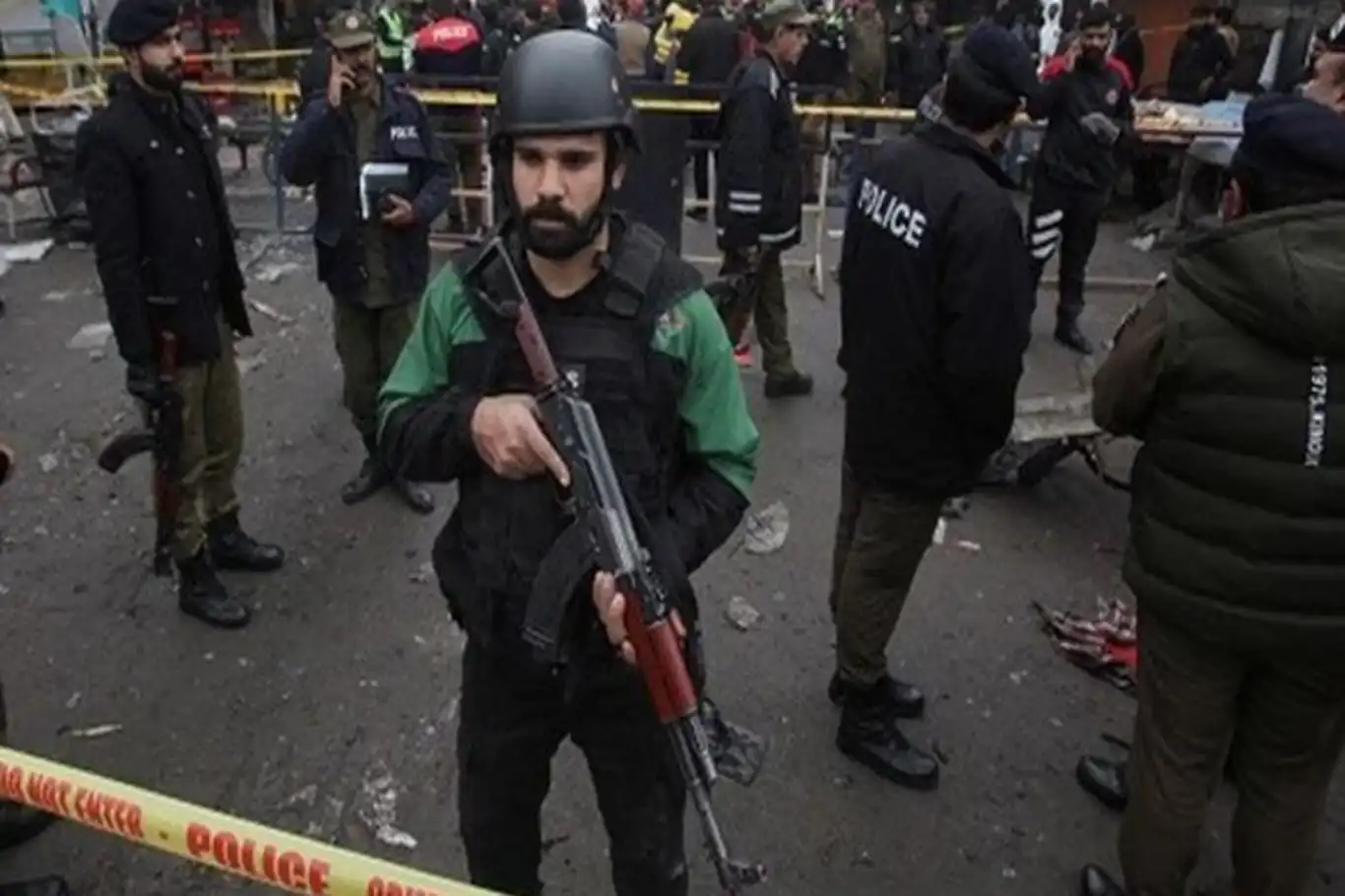 Pakistan'da güvenlik noktasına saldırı: 3 ölü