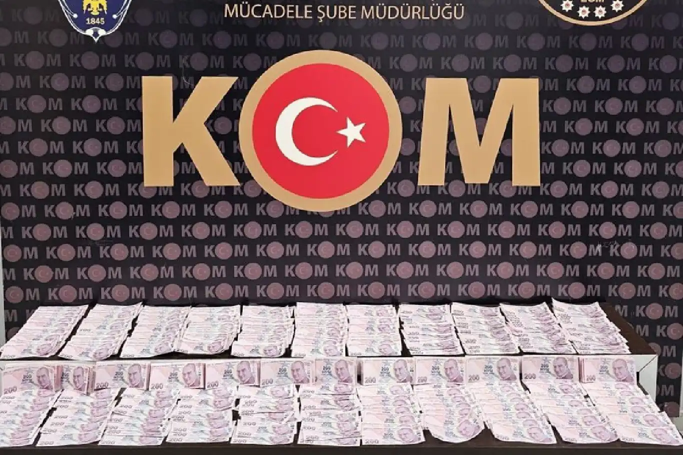 Antalya’da 273 bin TL’lik sahte parayı piyasaya sürmeye çalışan 5 kişi yakalandı