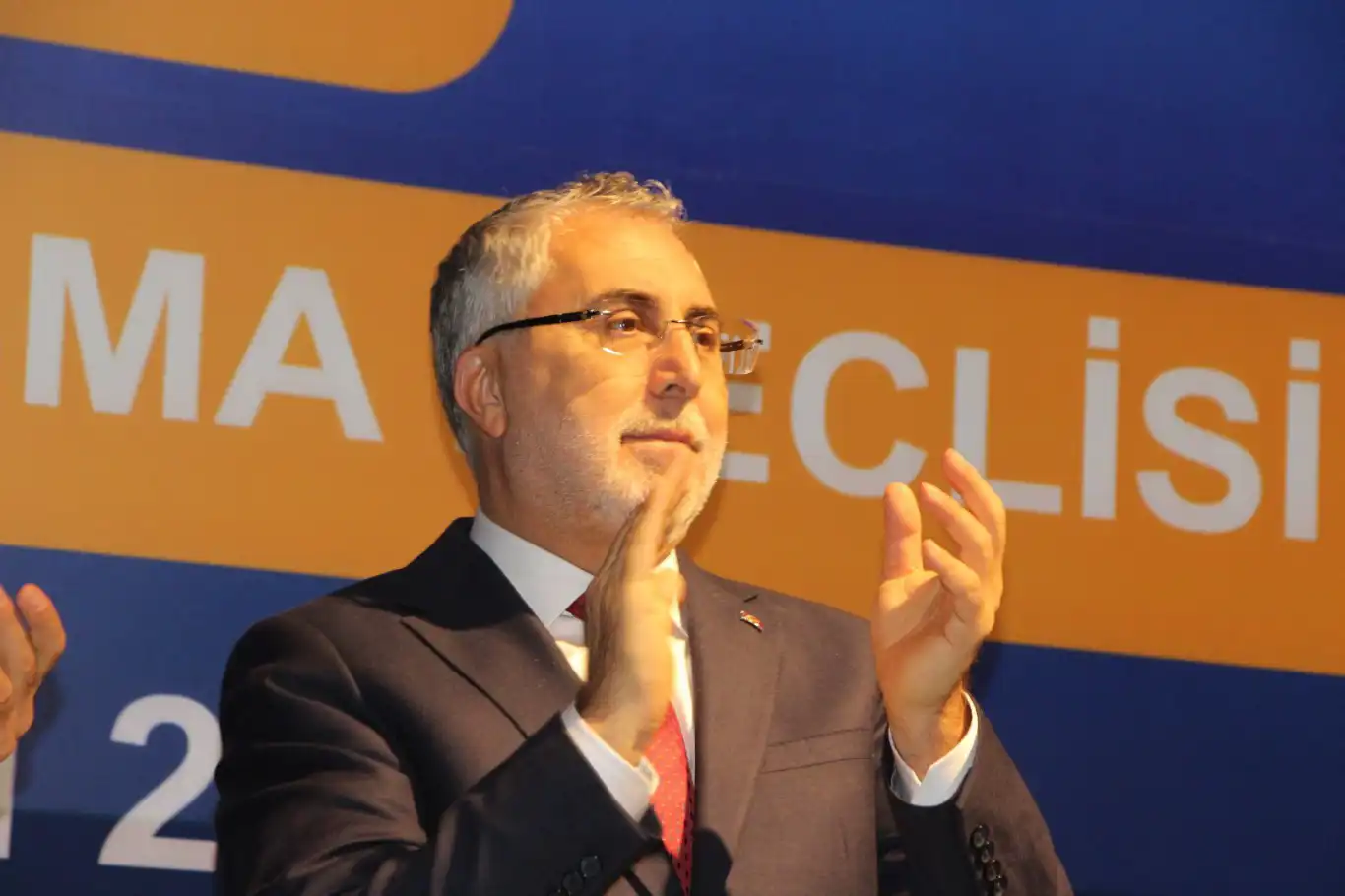 Bakan Işıkhan: Mardin’in hâlâ bir çevre yoluna sahip olmaması bir eksikliktir