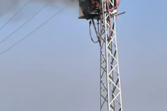 Batman'da kum ocağı yakınındaki trafo alev aldı